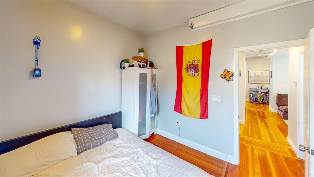 16 Carpenter St # 2