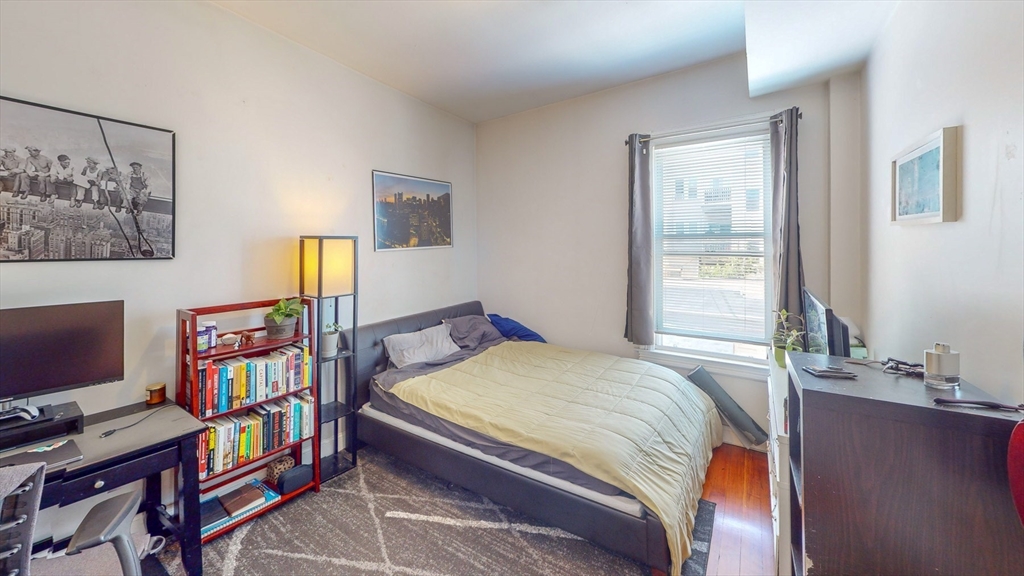 16 Carpenter St # 2