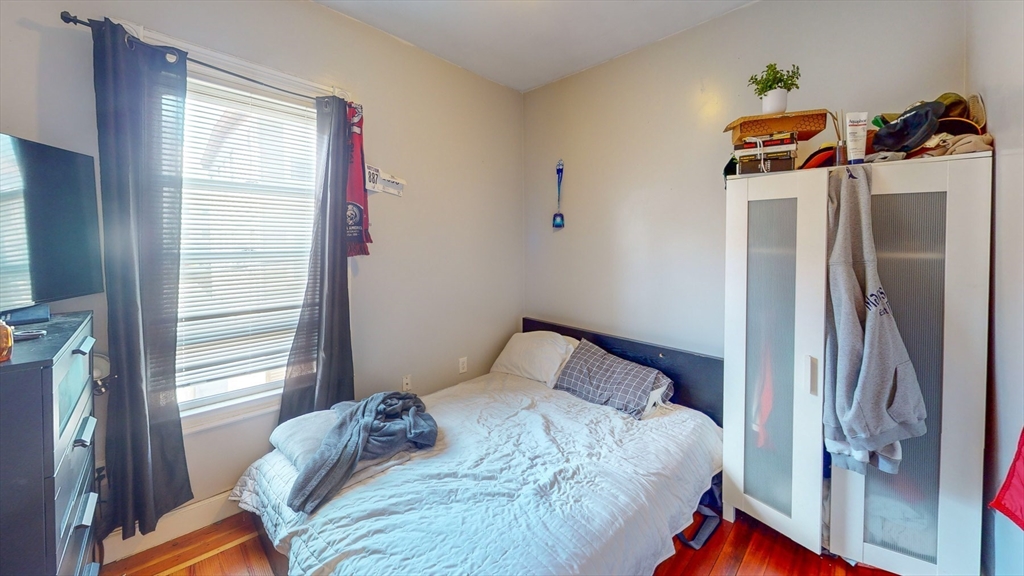 16 Carpenter St # 2