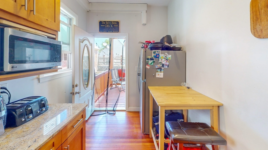 16 Carpenter St # 2