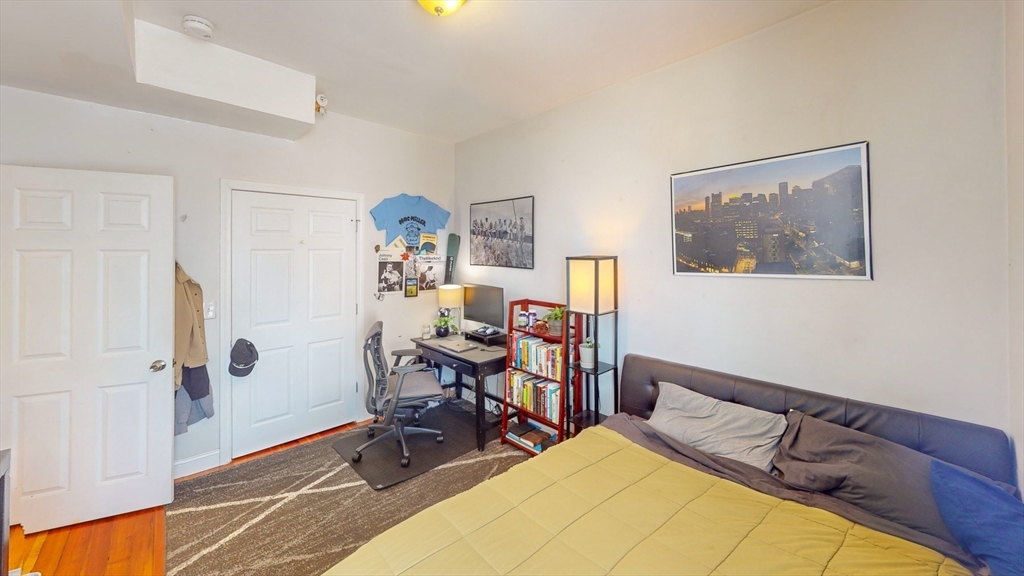 16 Carpenter St # 2