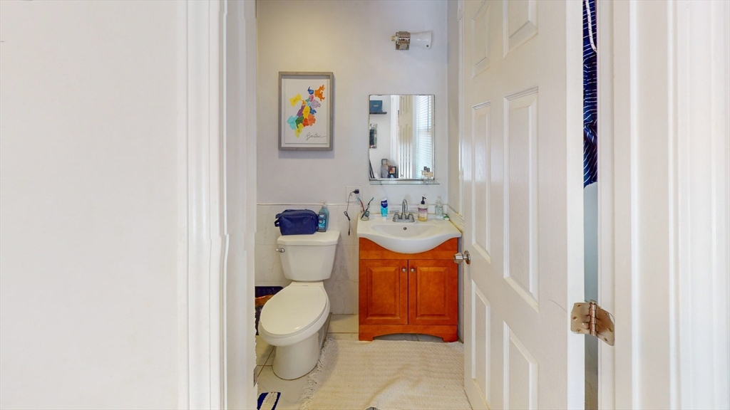 16 Carpenter St # 2