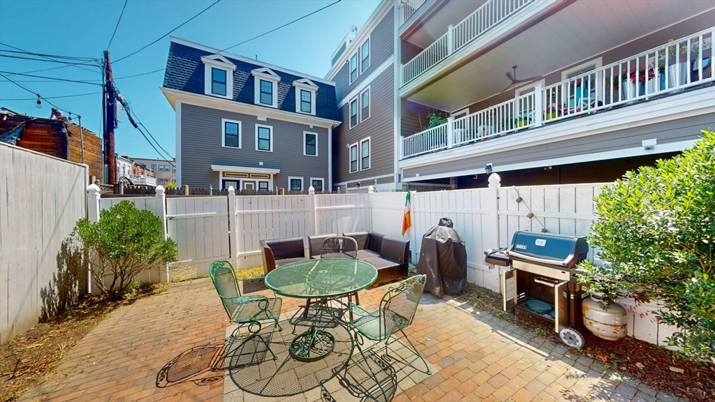 58 P St # 1