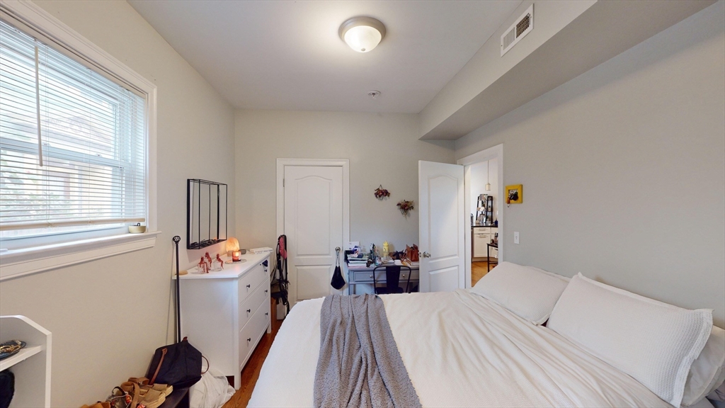 60 Boylston St. # 1