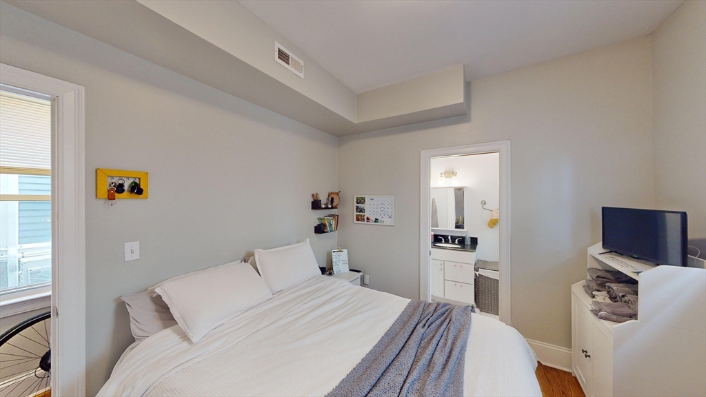 60 Boylston St. # 1