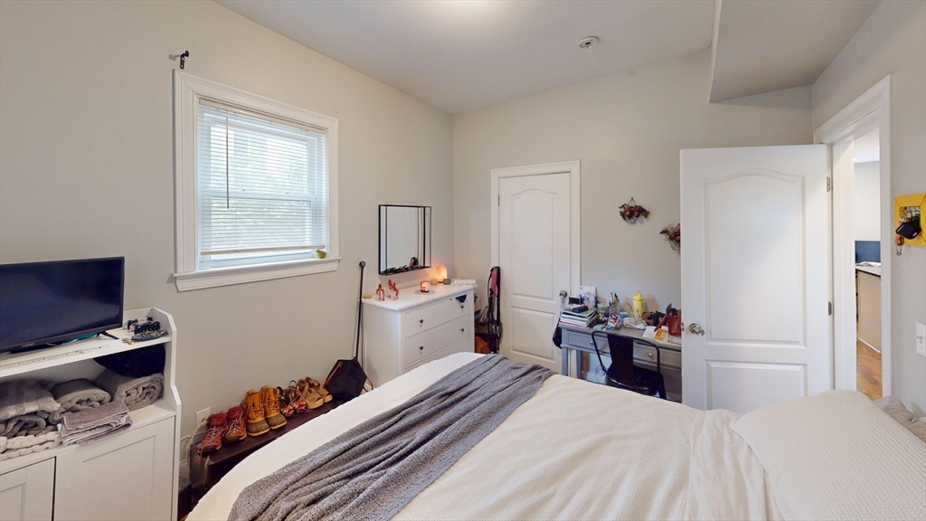 60 Boylston St. # 1