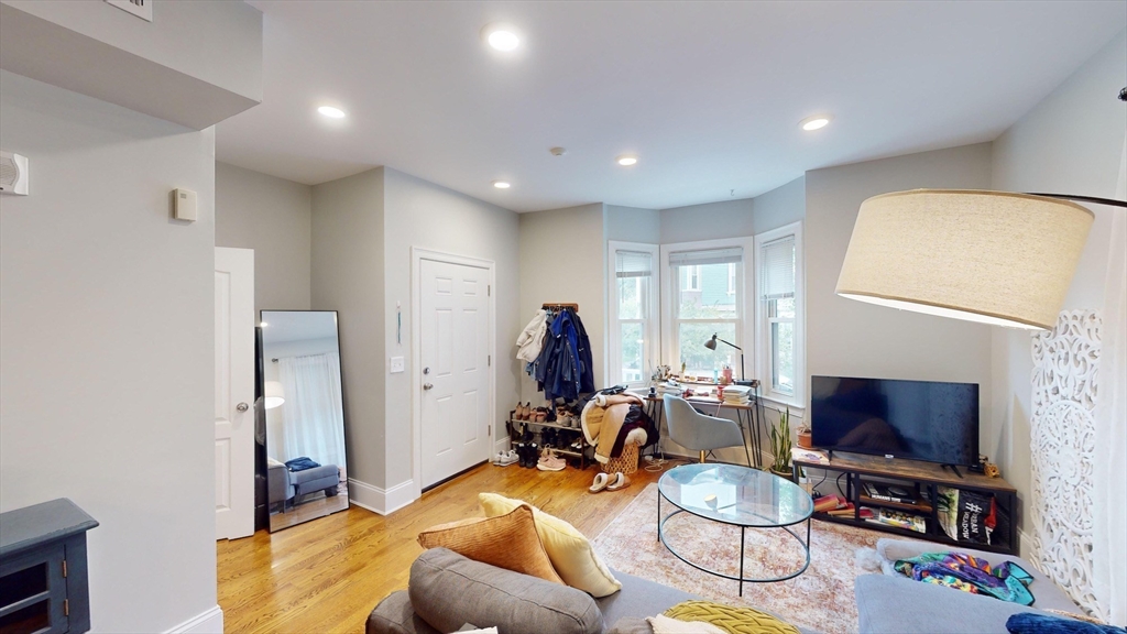 60 Boylston St. # 1
