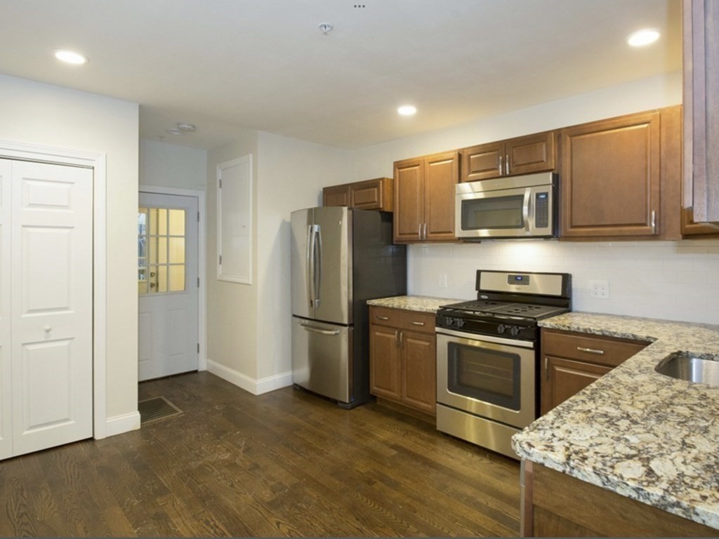 180 Dorchester St # 1