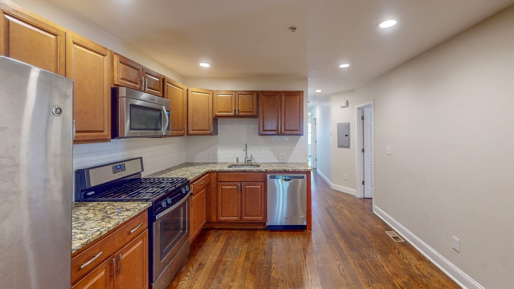 180 Dorchester St # 1