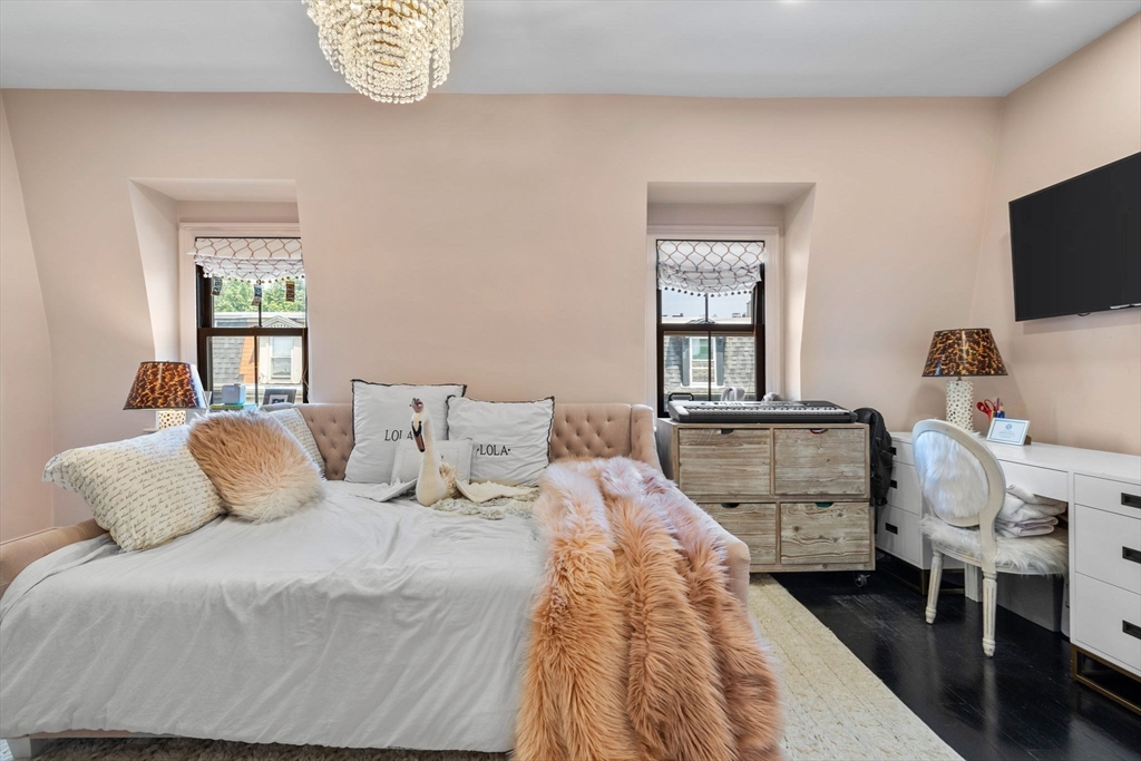 11 Beckler Ave Unit: SFR