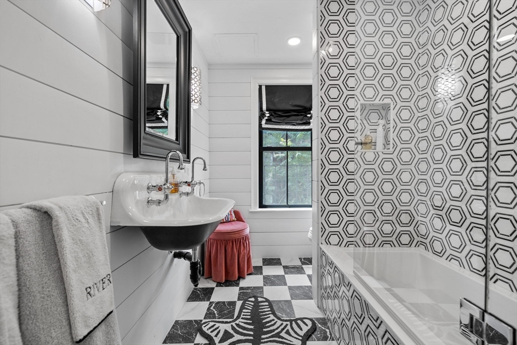 11 Beckler Ave Unit: SFR