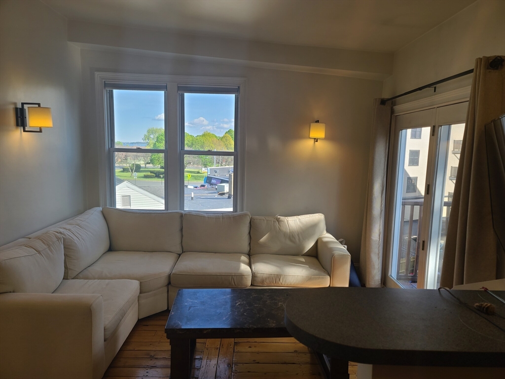 31 Jenkins St. # 3