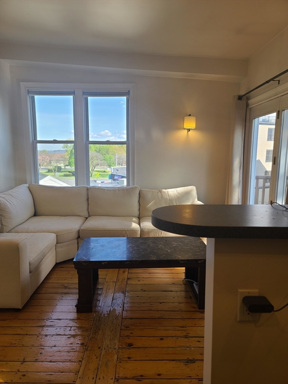31 Jenkins St. # 3