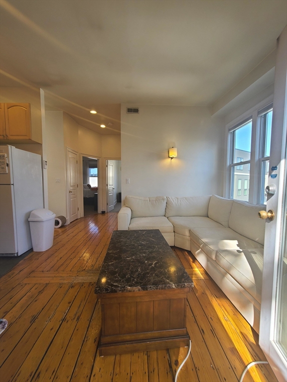 31 Jenkins St. # 3