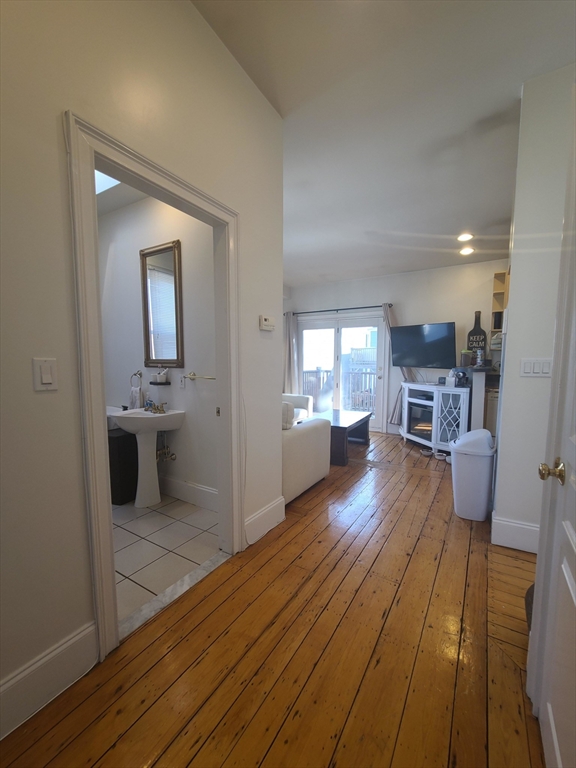 31 Jenkins St. # 3