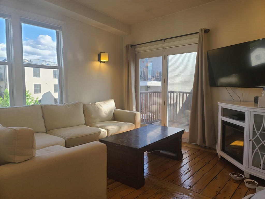 31 Jenkins St. # 3