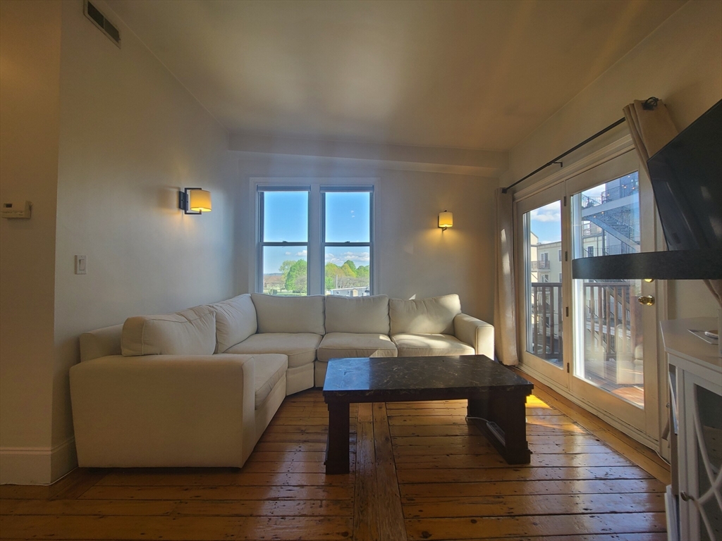31 Jenkins St. # 3