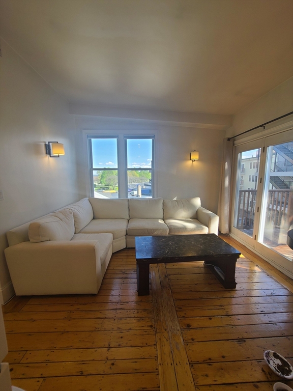 31 Jenkins St. # 3