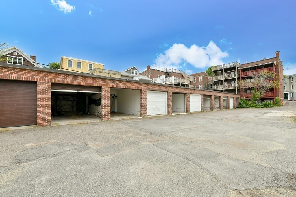 404R K St