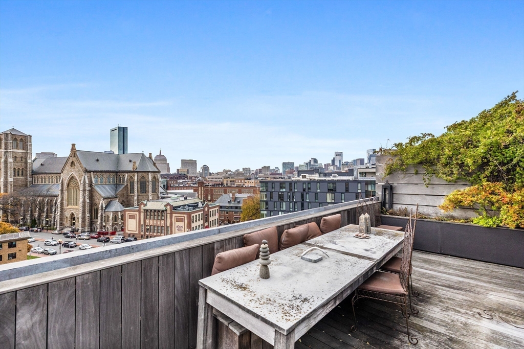 27 Wareham St Unit: PH6