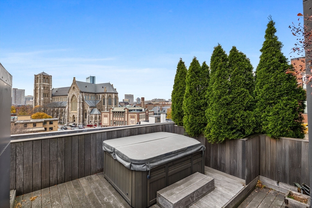 27 Wareham St Unit: PH6