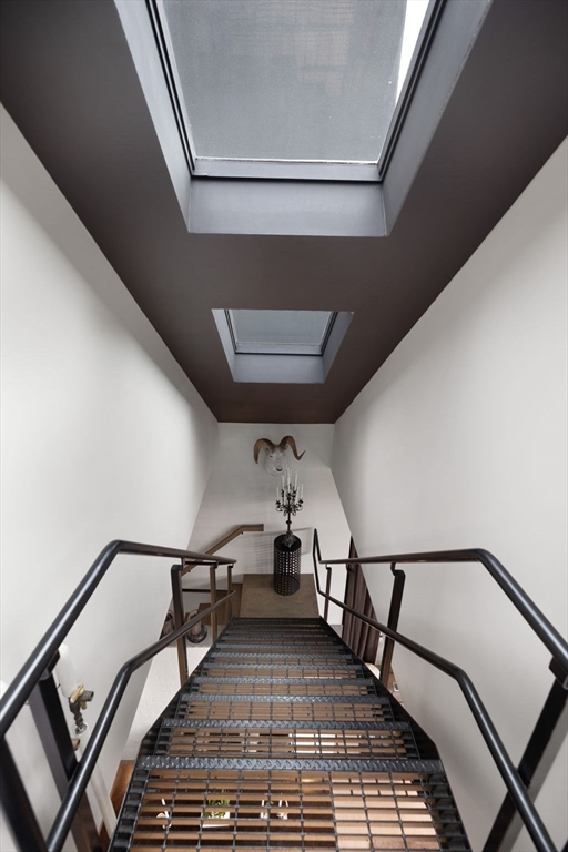 27 Wareham St Unit: PH6