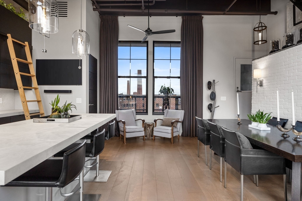 27 Wareham St Unit: PH6