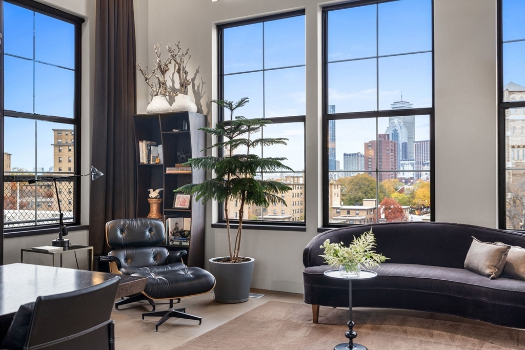 27 Wareham St Unit: PH6