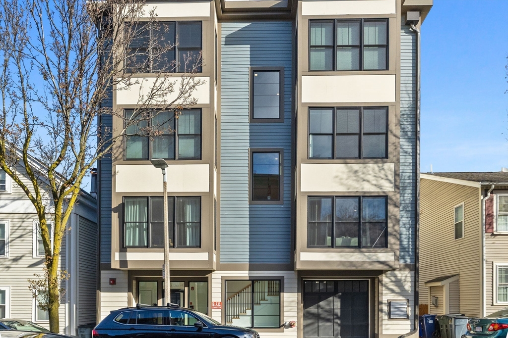 258-260 W 3rd St # 1