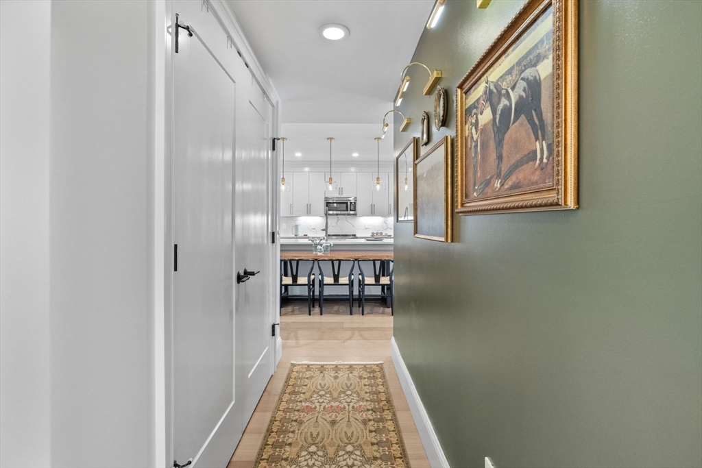 258-260 W 3rd St # 1