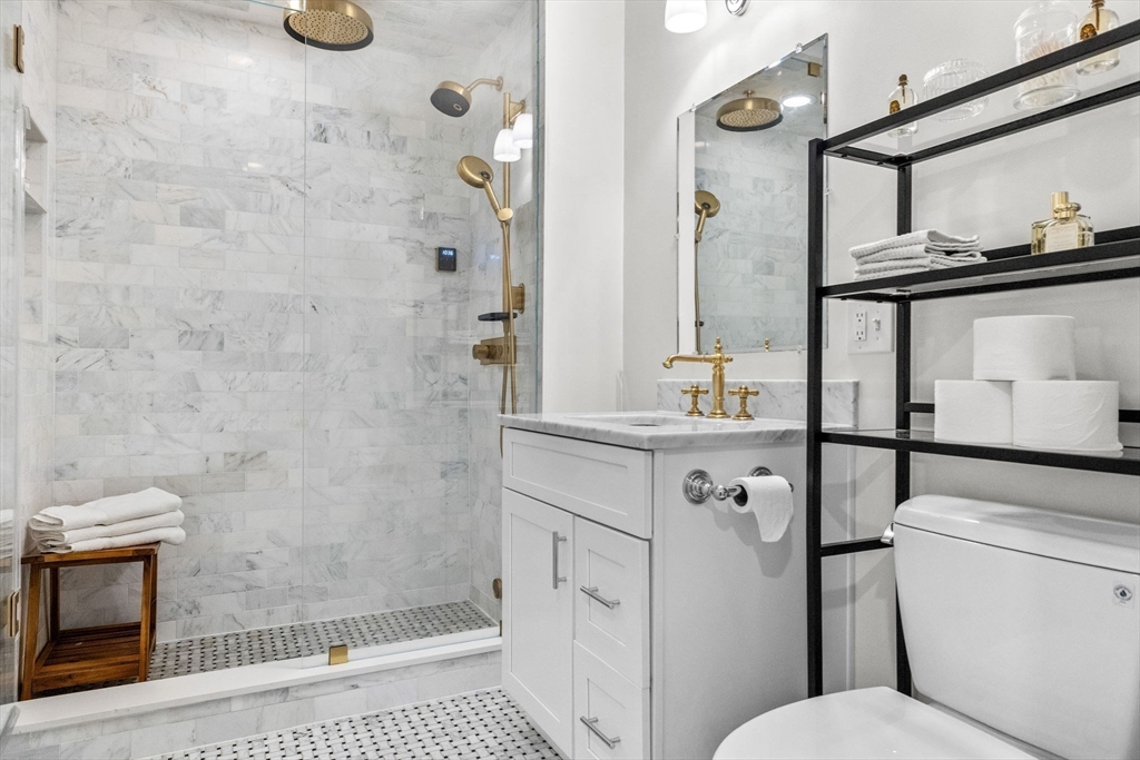 258-260 W 3rd St # 1