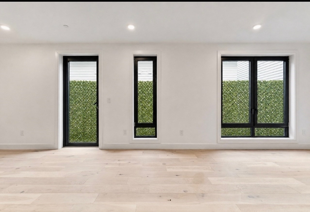 33 A Street # 404 Unit: #404