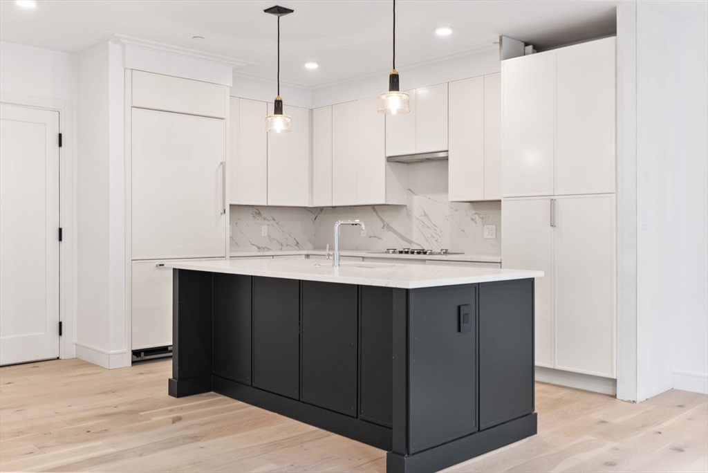 33 A Street # 404 Unit: #404