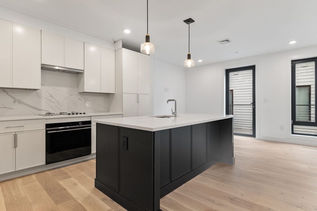 33 A Street # 404 Unit: #404