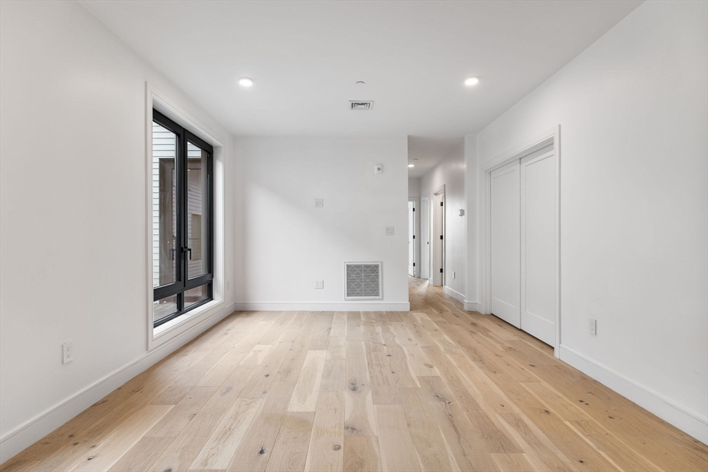 33 A Street # 404 Unit: #404