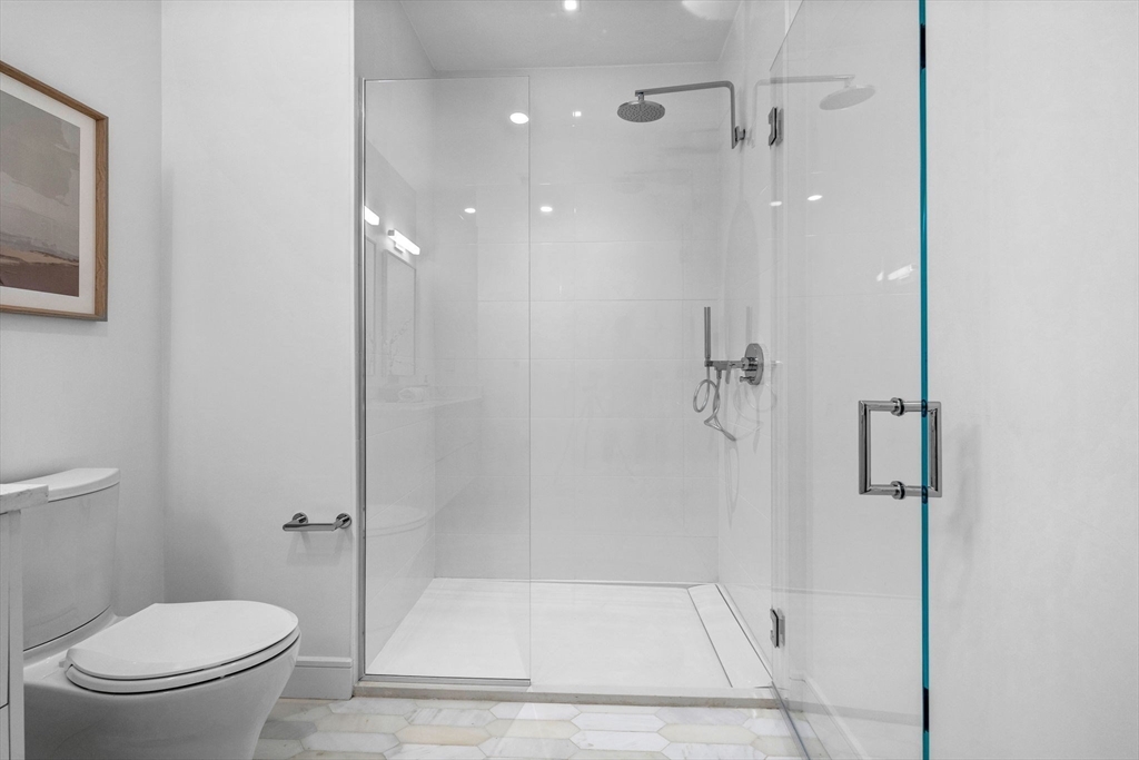 33 A Street # 404 Unit: #404