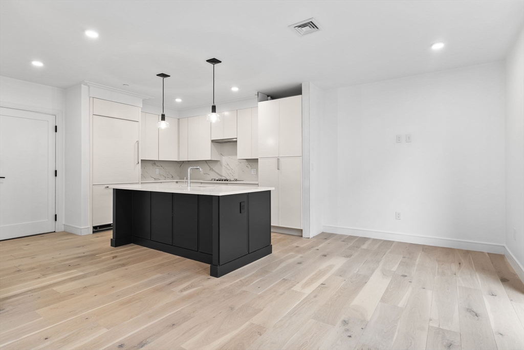 33 A Street # 404 Unit: #404