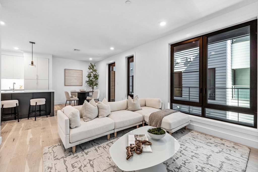 33 A Street # 404 Unit: #404