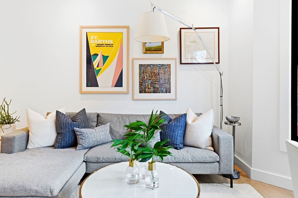 472 W Broadway # 201