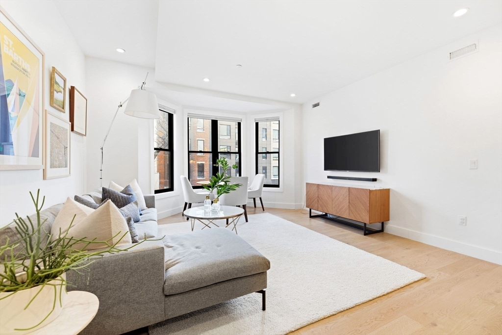 472 W Broadway # 201