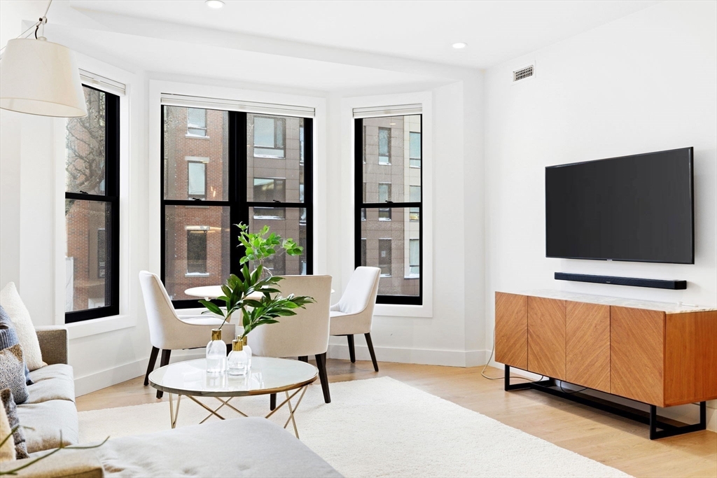 472 W Broadway # 201