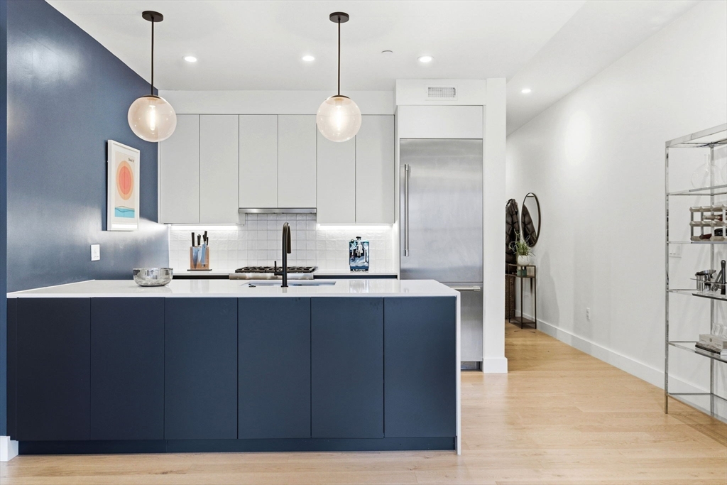 472 W Broadway # 201