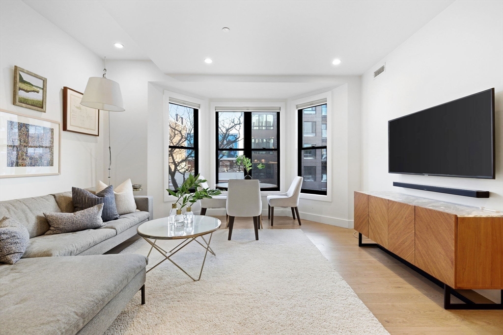 472 W Broadway # 201