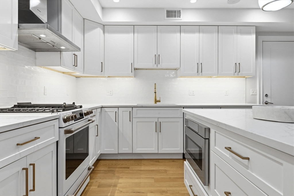 40 Westmoreland Street # 5