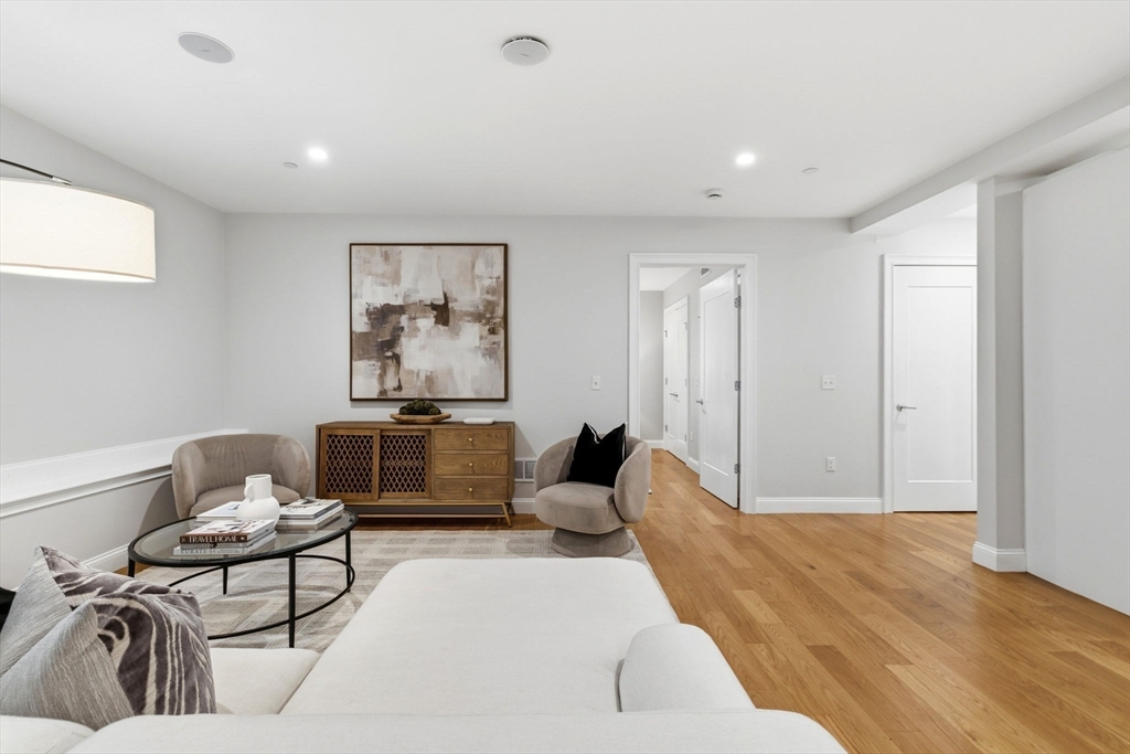 40 Westmoreland Street # 5