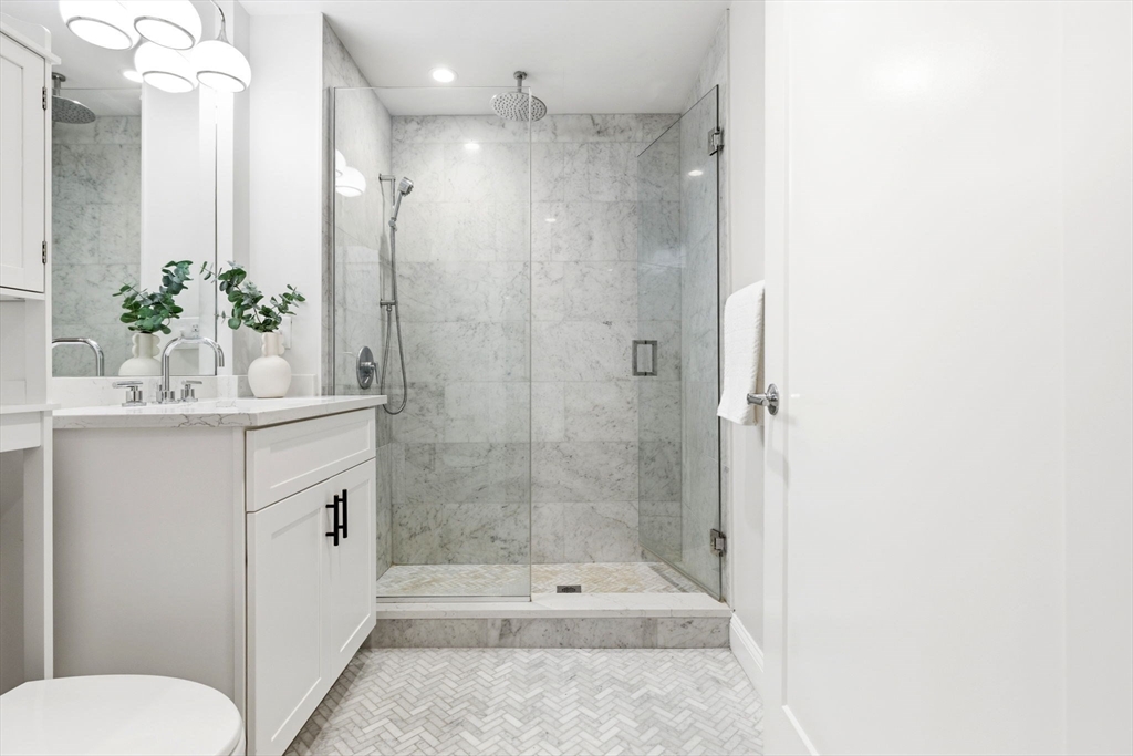 40 Westmoreland Street # 5