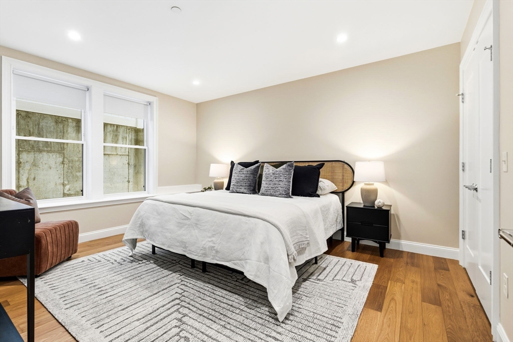 40 Westmoreland Street # 5