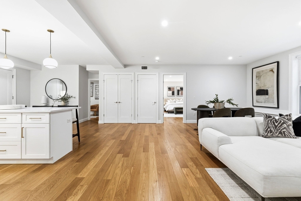 40 Westmoreland Street # 5