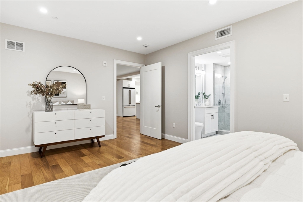 40 Westmoreland Street # 5