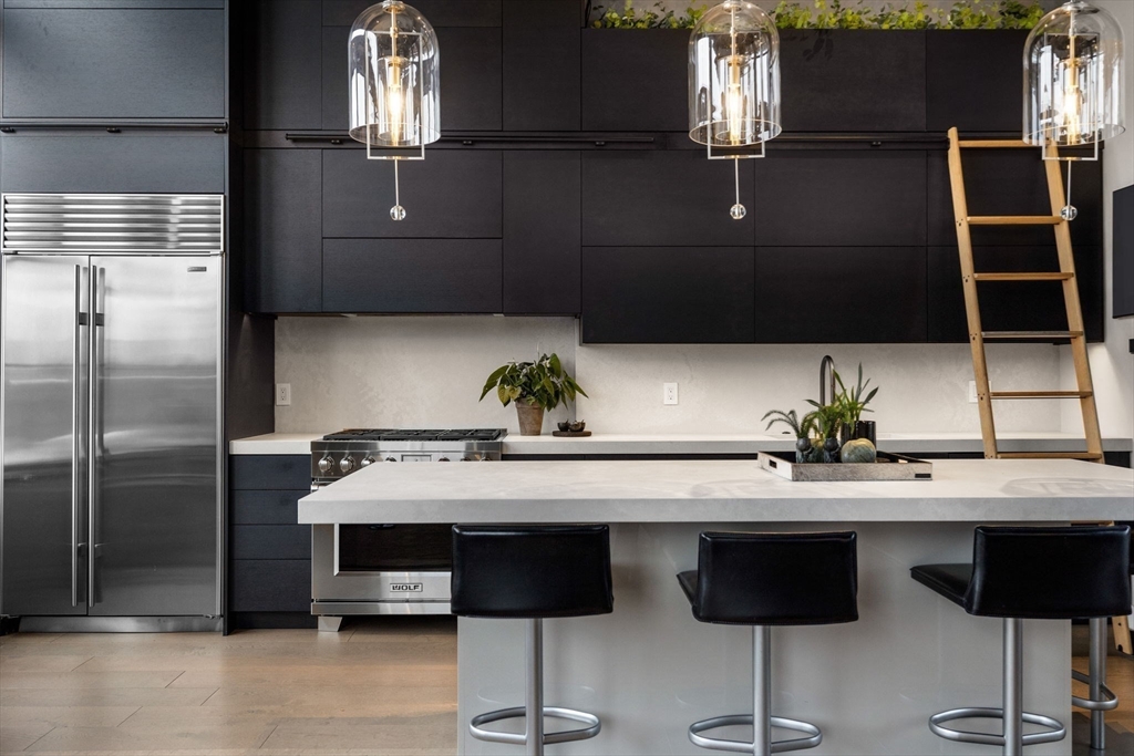 27 Wareham Street Unit: Penthouse